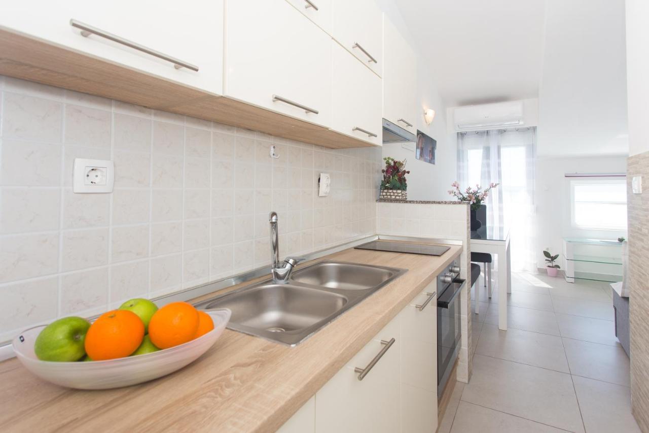Apartments Bandic - 30 Meters To The Beach Trogir Exterior foto