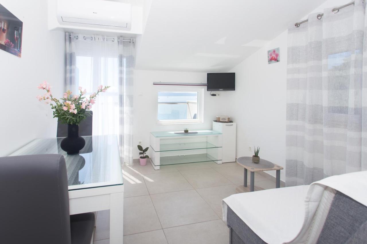 Apartments Bandic - 30 Meters To The Beach Trogir Exterior foto