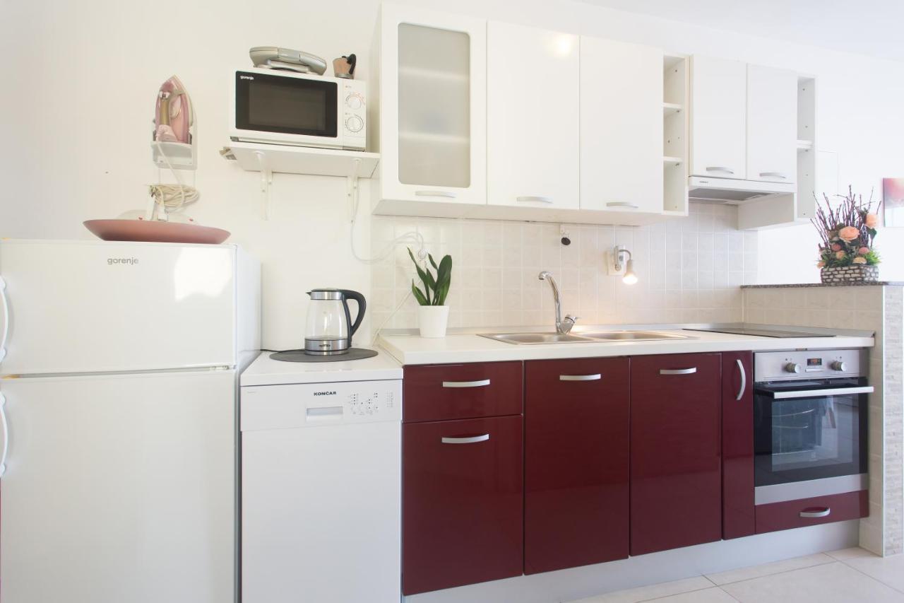 Apartments Bandic - 30 Meters To The Beach Trogir Exterior foto
